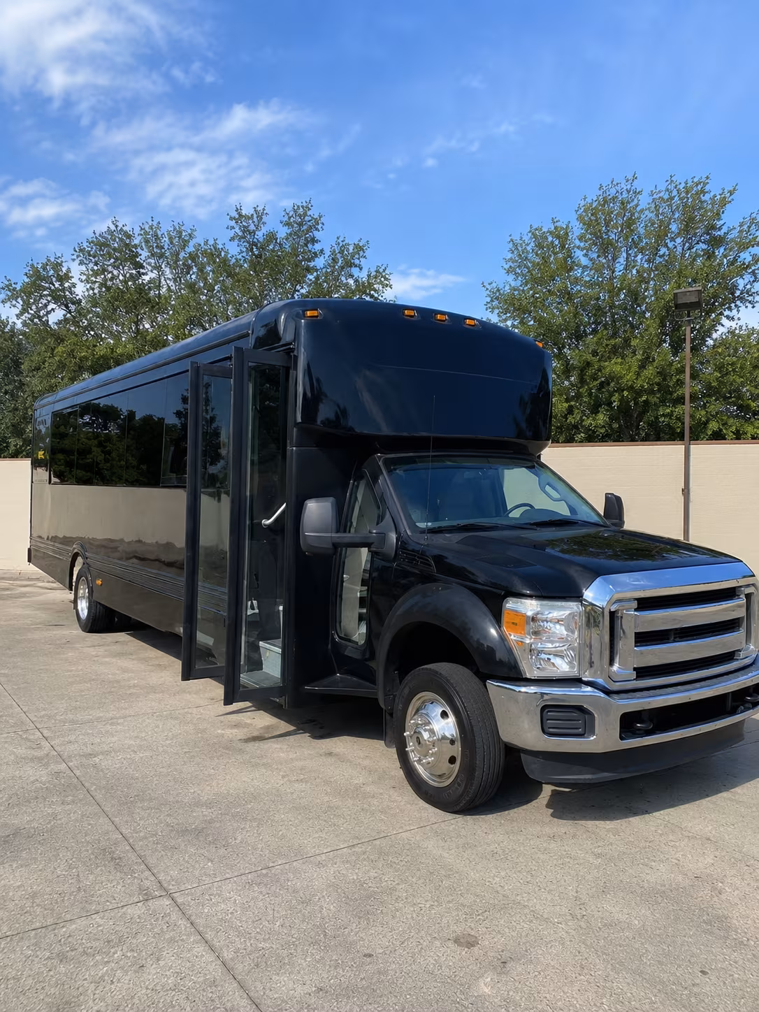 Maitland Birthday, Sweet 16, & Quinceañera Transportation party bus exterior