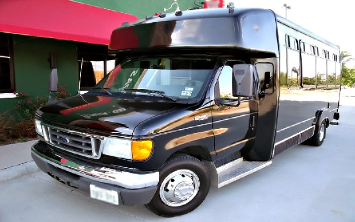 Maitland 22 Passenger Party Bus